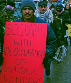 Supporters of workers occupying Republic Windows & Doors picket Bank of America
